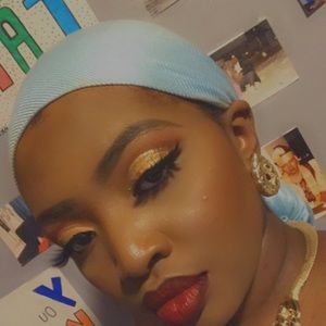 Meet your Posher, Hulematou